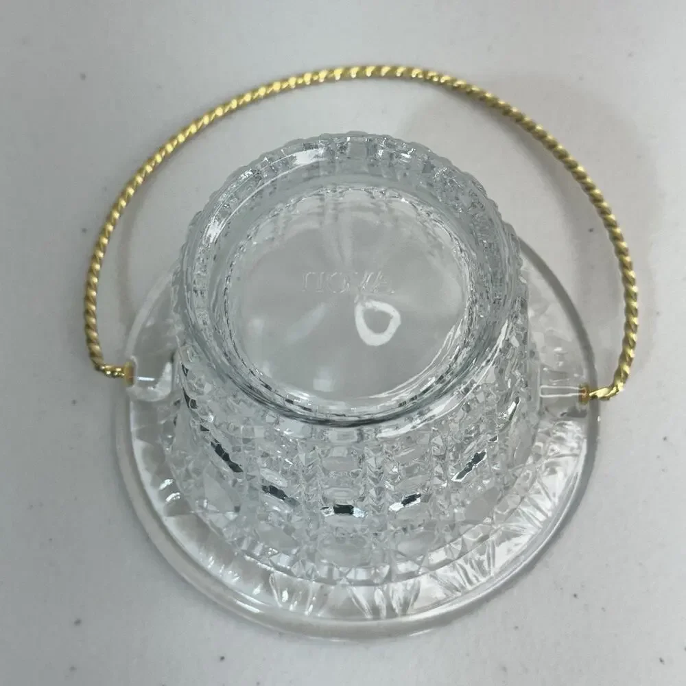 VTG Avon Fostoria Daisy & Button Pattern Mini Basket Candle Holder 6 1/4
